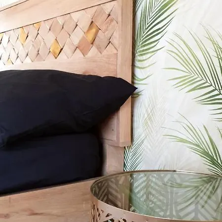 לינה וארוחת בוקר Casa Angelina 3*